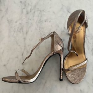 STUART WEITZMAN METALLIC GOLD SANDAL, SIZE 8.5